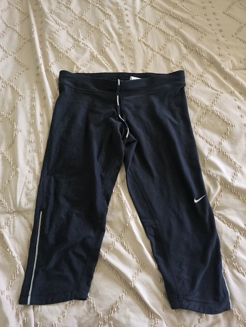 Nike Women Capris Medium Leggings
